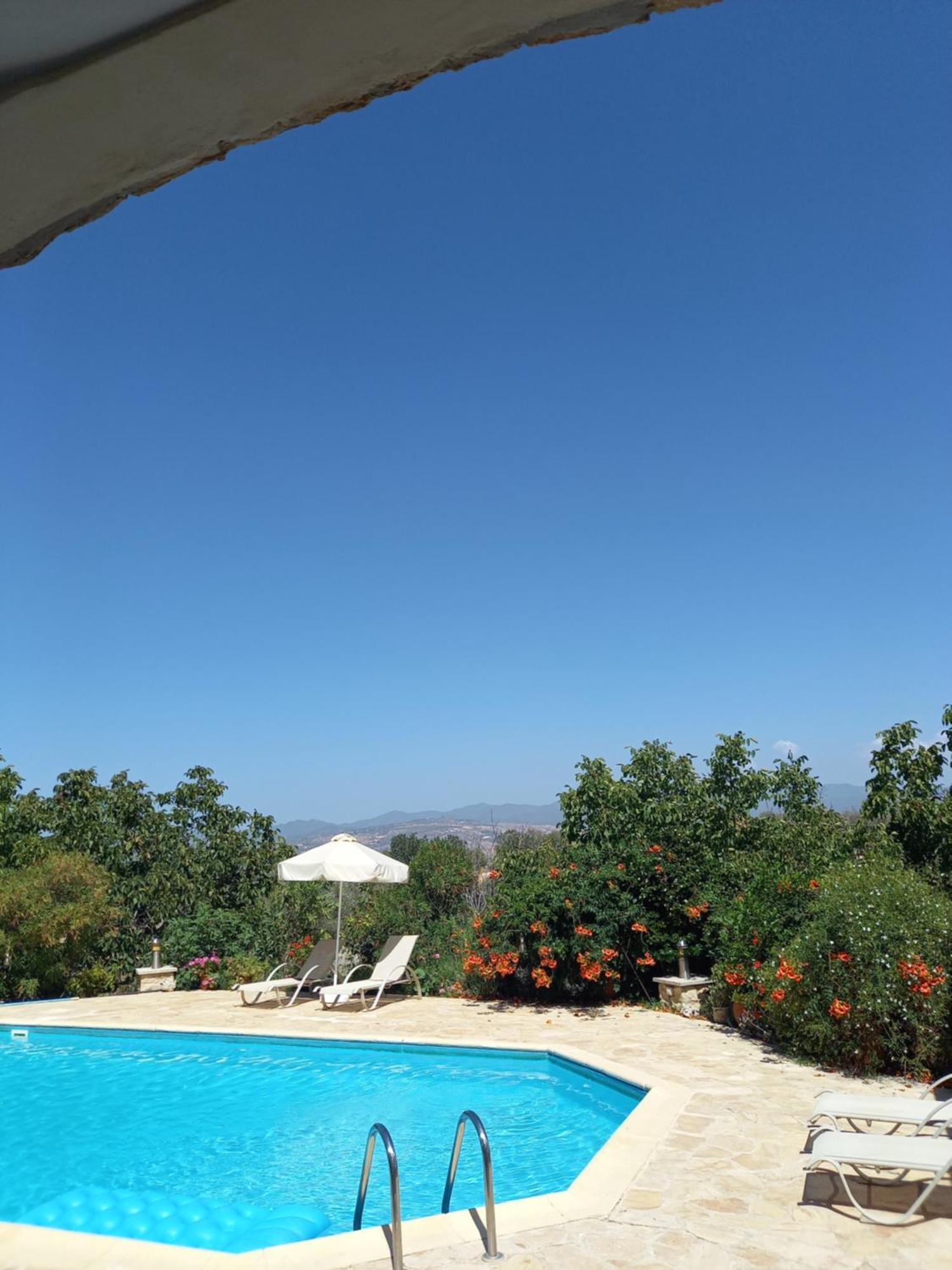 Villa Koumneni Pano Akourdalia 외부 사진
